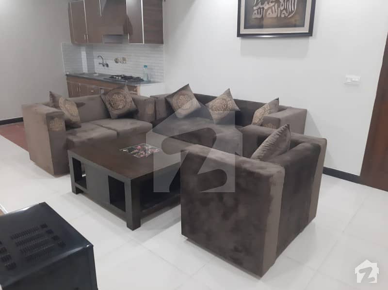 2  Bed Furnished Flat For Rent In AA Block 4 Floor On Daily And Monthly Basis In Bahria Town Lahore