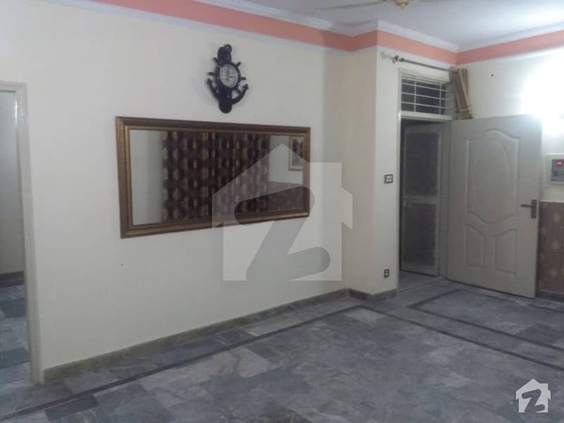 900  Square Feet Spacious Flat Available In Cantt For Sale