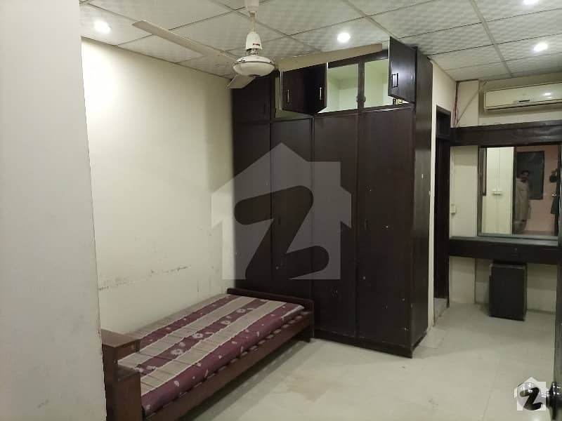 Stunning Flat Is Available For Rent In Model Town