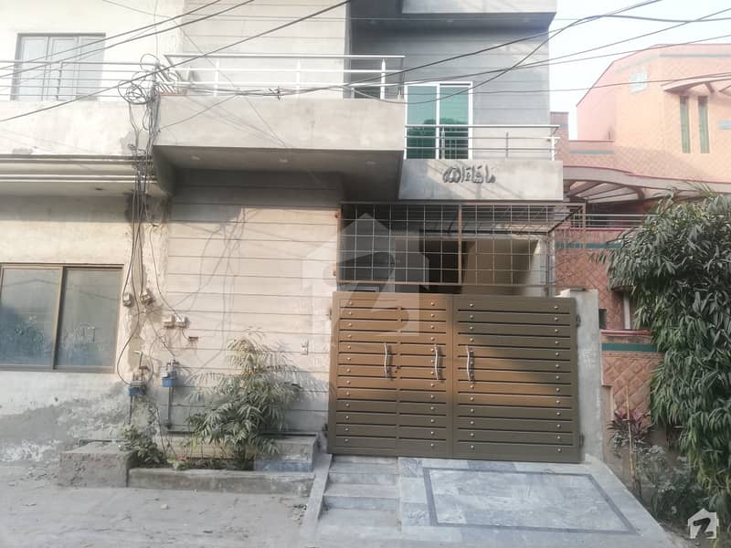کینال بینک ہاؤسنگ سکیم لاہور میں 5 مرلہ مکان 1.5 کروڑ میں برائے فروخت۔