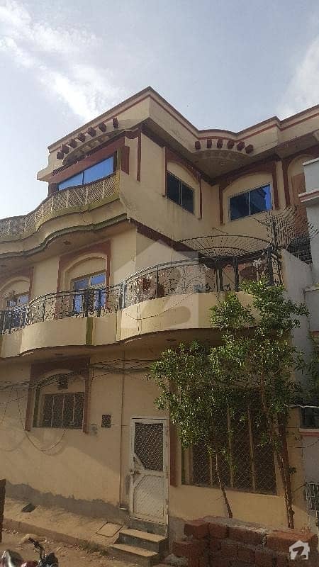 اجمل گارڈن کالونی سیالکوٹ میں 7 کمروں کا 5 مرلہ مکان 45 ہزار میں کرایہ پر دستیاب ہے۔