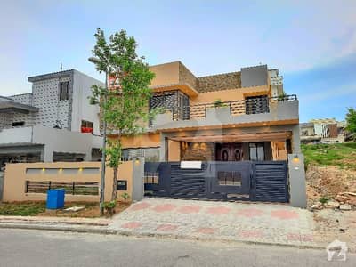 One Kanal Home Available For Sale at the ideal location One Kanal Home Available For Sale at the ideal location