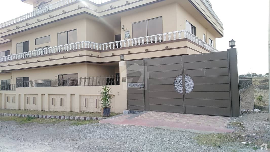 1 Kanal House In Regi Model Town Is Available