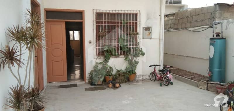 گلستانِ جوہر کراچی میں 6 کمروں کا 8 مرلہ مکان 2.8 کروڑ میں برائے فروخت۔