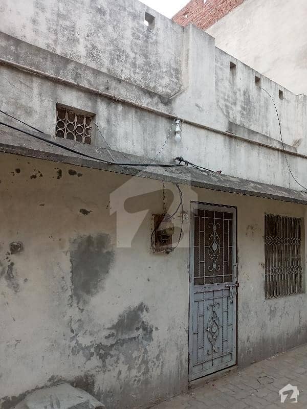 ظفروال روڈ سیالکوٹ میں 5 کمروں کا 4 مرلہ مکان 65 لاکھ میں برائے فروخت۔