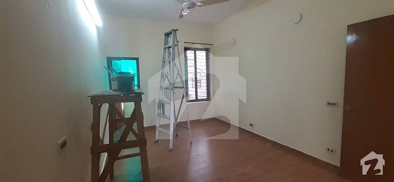 Dha 10 Marla Upper Portion For Rent In Phase 1