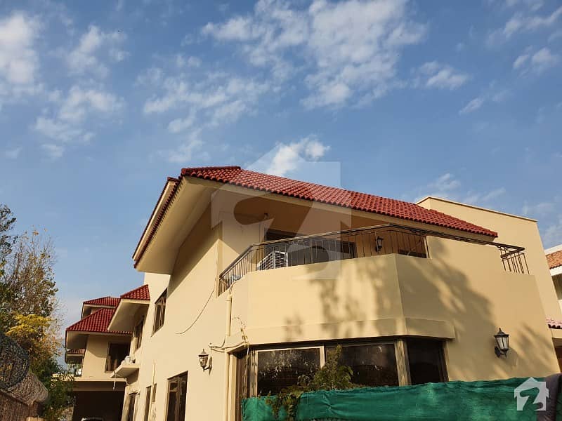 2 Kanal House Available for sale