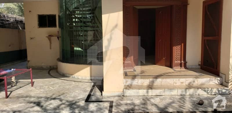 1 KanalCommercial House is Available For Rent In Gulberg 3