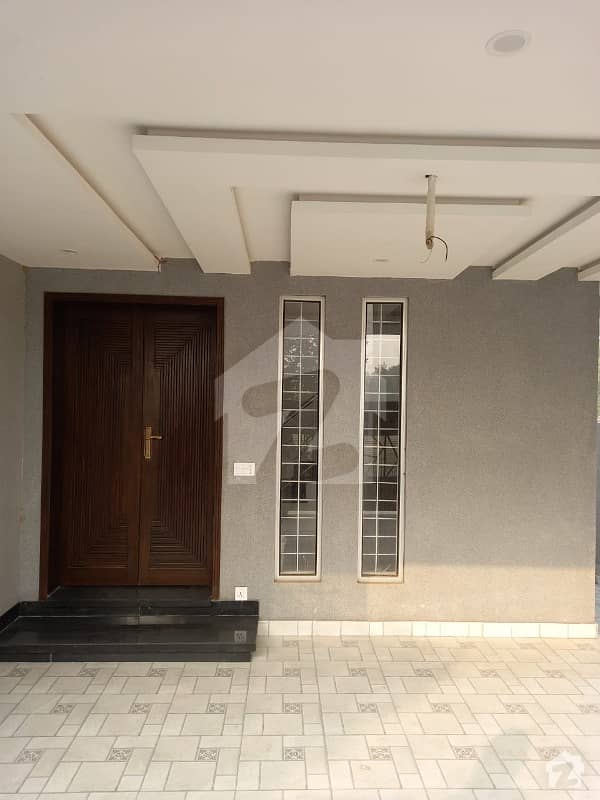 8 Marla Ideal Location (Park Facing) House for sale at affordable price
