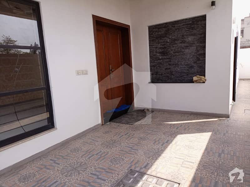 ڈی ایچ اے 9 ٹاؤن ڈیفنس (ڈی ایچ اے) لاہور میں 3 کمروں کا 5 مرلہ مکان 1.65 کروڑ میں برائے فروخت۔