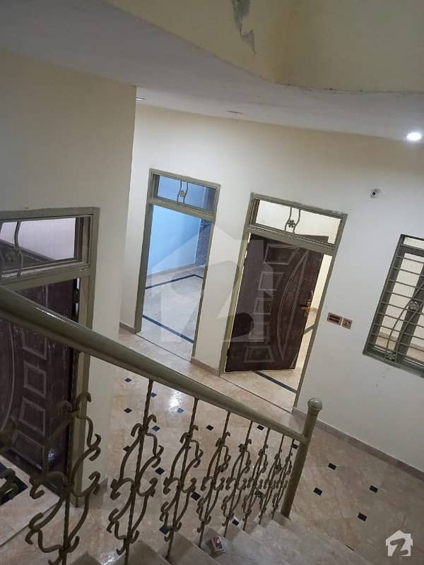گھڑی احمدا روڈ گجرات میں 3 کمروں کا 3 مرلہ مکان 45 لاکھ میں برائے فروخت۔