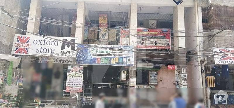 پاکستانی چوک لاڑکانہ میں 1.11 کنال عمارت 40 کروڑ میں برائے فروخت۔