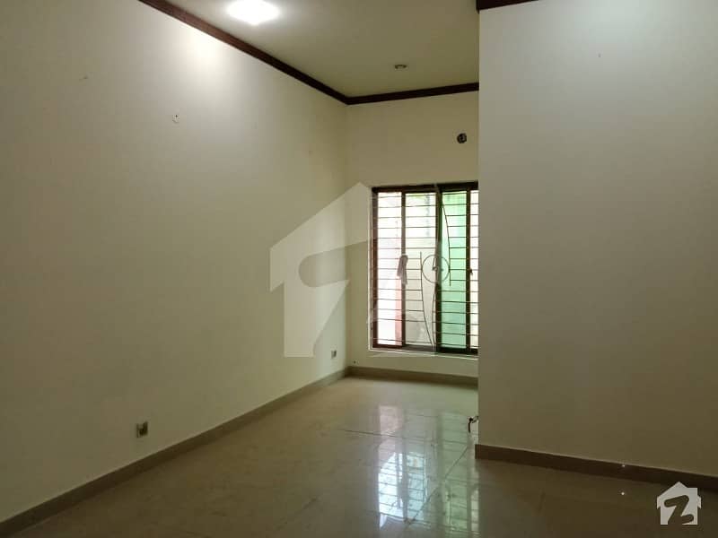 10 Marla Upper Portion For Rent Grove Block Near Park And Masjid