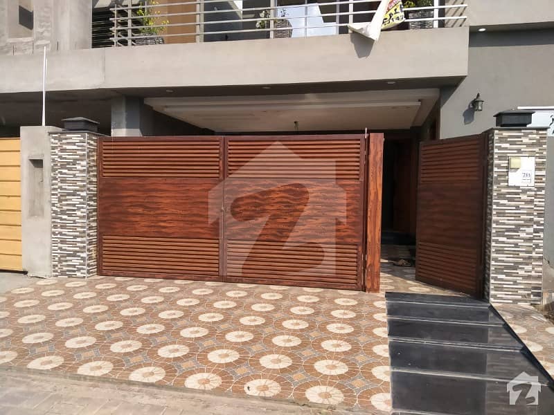 6 Bed Room 10 Marla House For Sale In Very Reasonable Price