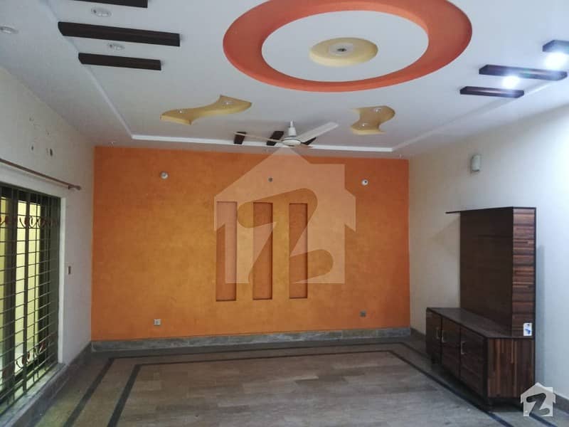 One Kanal Lower Portion Available For Rent In Valencia Town Lahore