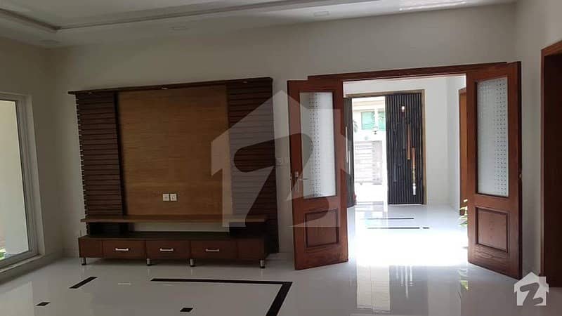 4500  Square Feet House In Central Cantt For Rent