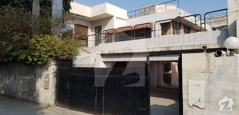 1 Kanal Double Storey House For Sale At Good Location Of Cavalry Ground