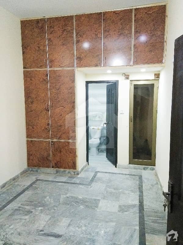 مسلم آباد مین کینال بینک روڈ لاہور میں 2 کمروں کا 4 مرلہ زیریں پورشن 15 ہزار میں کرایہ پر دستیاب ہے۔