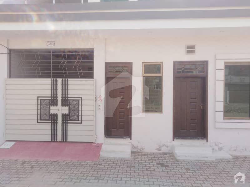 مسلم ٹاؤن بہاولپور میں 4 کمروں کا 5 مرلہ مکان 68 لاکھ میں برائے فروخت۔