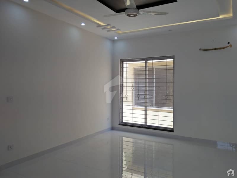 1 Kanal House Is Available For Sale In EME Society