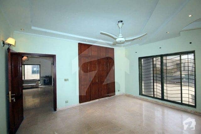 1 Kanal Upper Portion For Rent In Phase 4