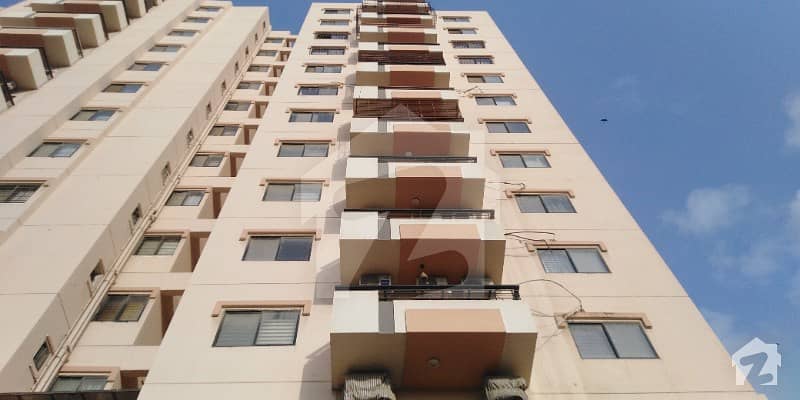 کلفٹن ۔ بلاک 2 کلفٹن کراچی میں 3 کمروں کا 9 مرلہ فلیٹ 4 کروڑ میں برائے فروخت۔