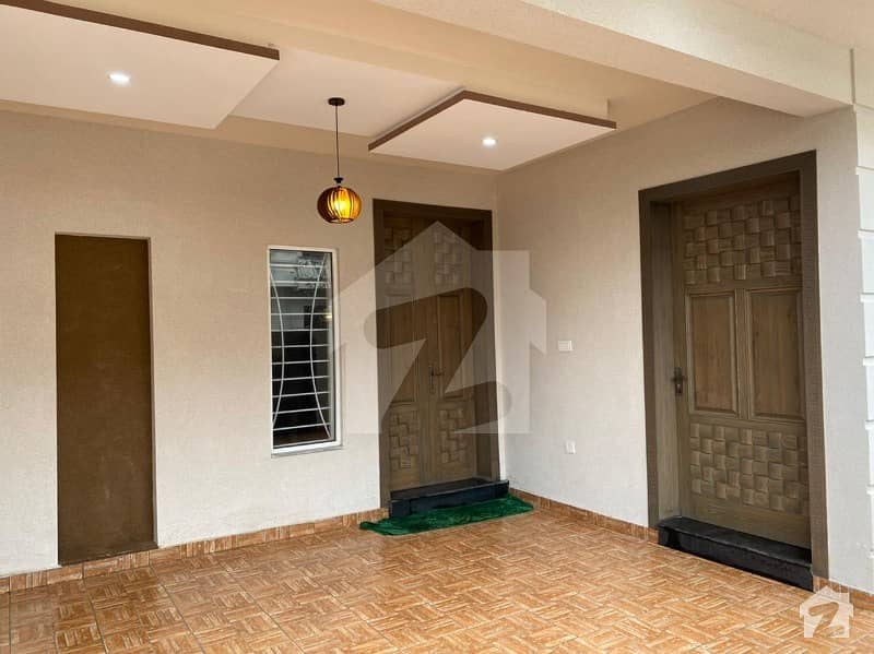 سوان گارڈن اسلام آباد میں 5 کمروں کا 8 مرلہ مکان 1.84 کروڑ میں برائے فروخت۔
