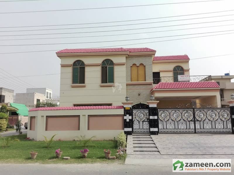 Corner House For Sale In Izmir Town Lahore