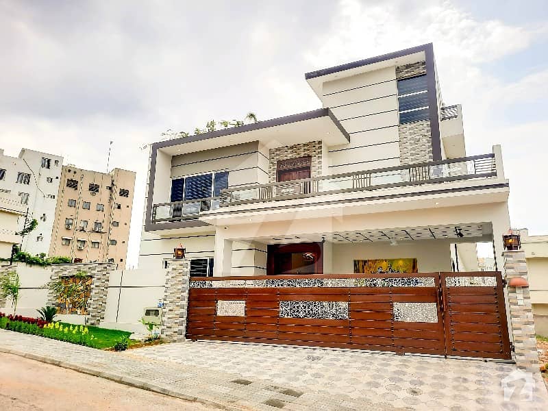 One Kanal Double Unit House Available For Sale