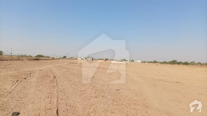 Gorgeous 80 Square Yards Commercial Plot For Sale Available In Super Highway