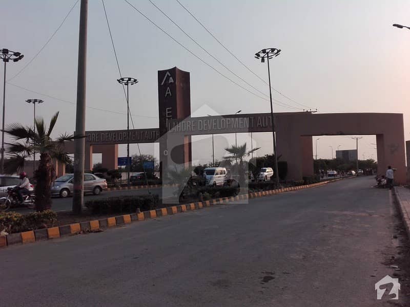 ایل ڈی اے ایوینیو ۔ بلاک جی ایل ڈی اے ایوینیو لاہور میں 10 مرلہ رہائشی پلاٹ 79 لاکھ میں برائے فروخت۔