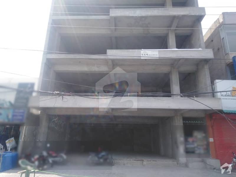 ریوینیو سوسائٹی لاہور میں 9 مرلہ عمارت 4.5 کروڑ میں برائے فروخت۔