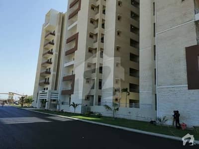 نیوی ہاؤسنگ سکیم کارساز کراچی میں 5 کمروں کا 19 مرلہ فلیٹ 1.35 لاکھ میں کرایہ پر دستیاب ہے۔