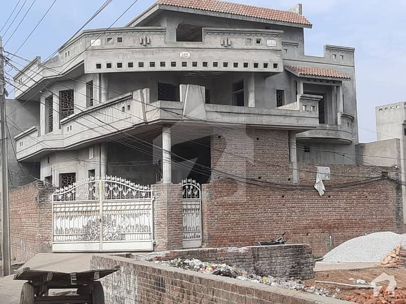 سمبڑیال سیالکوٹ میں 6 کمروں کا 10 مرلہ مکان 1.1 کروڑ میں برائے فروخت۔