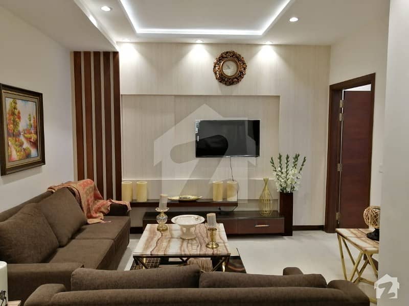 1 BED FULLY FURNISHED AND FULL LUXURY EXCELLENT IDEAL LOCATION FLAT FOR RENT IN BAHRIA TOWN LAHORE