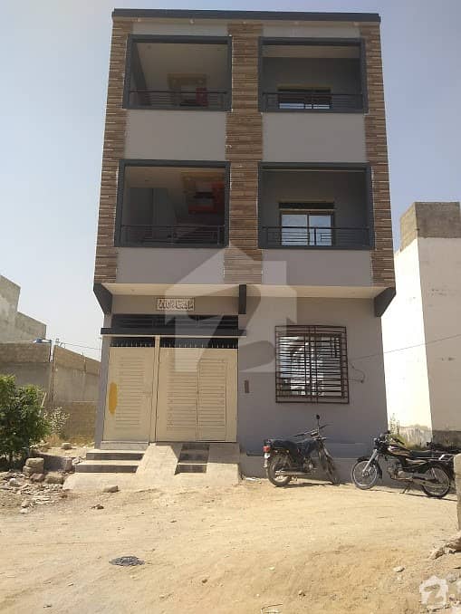 سادی ٹاؤن - بلاک 6 سعدی ٹاؤن سکیم 33 کراچی میں 6 کمروں کا 5 مرلہ مکان 1.95 کروڑ میں برائے فروخت۔