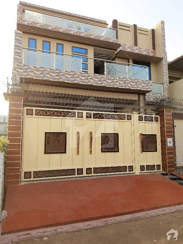 شالیمار کالونی ملتان میں 4 کمروں کا 9 مرلہ مکان 1.75 کروڑ میں برائے فروخت۔