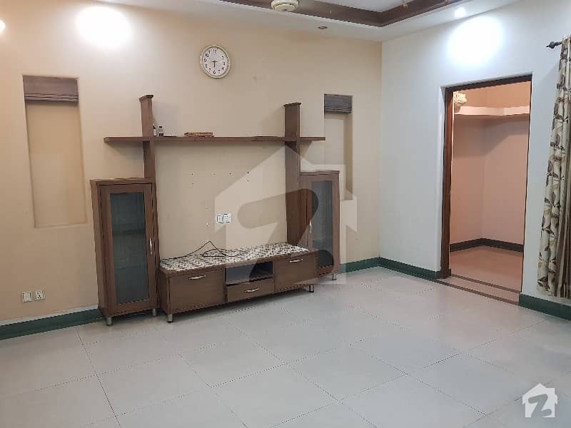 1 Kanal 3 Bed Superb Upper Portion In Engineers Town Sector B Near Wapda Town