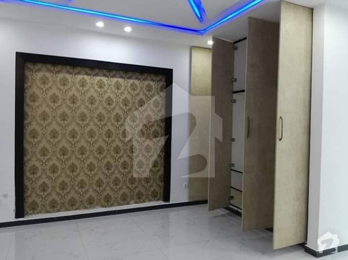 1 Kanal Commercial House Is Available For Rent In Gulberg 4