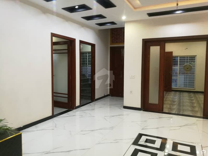10 Marla House Is Available For Sale In Nasheman-e-Iqbal