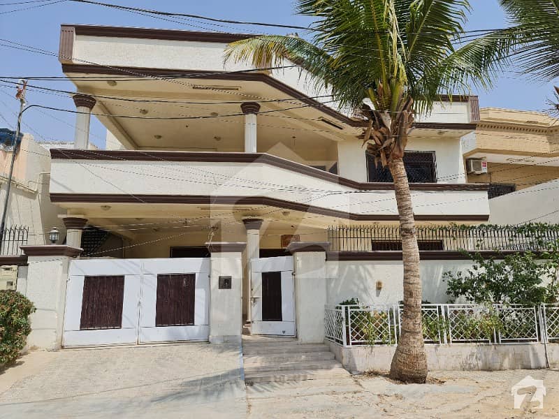 400 sq. yd. luxury house for sale in Gulistan e johar, Block 15, 200