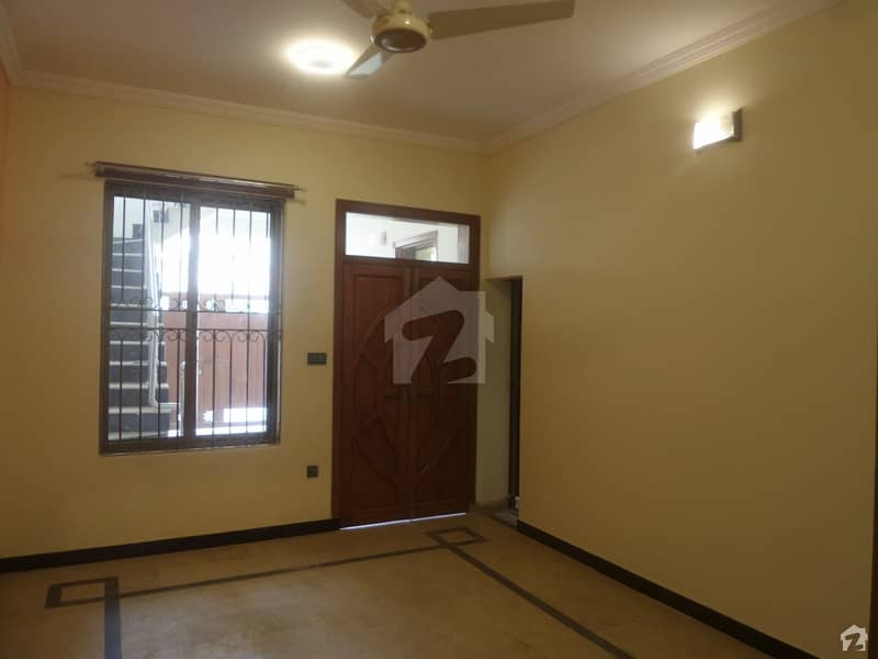 E-11 Flat Sized 850 Square Feet For Rent