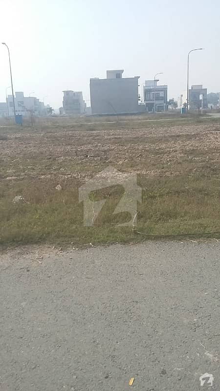 1 Kanal Plot In Dha Phase-6 Block-d Very Good Location