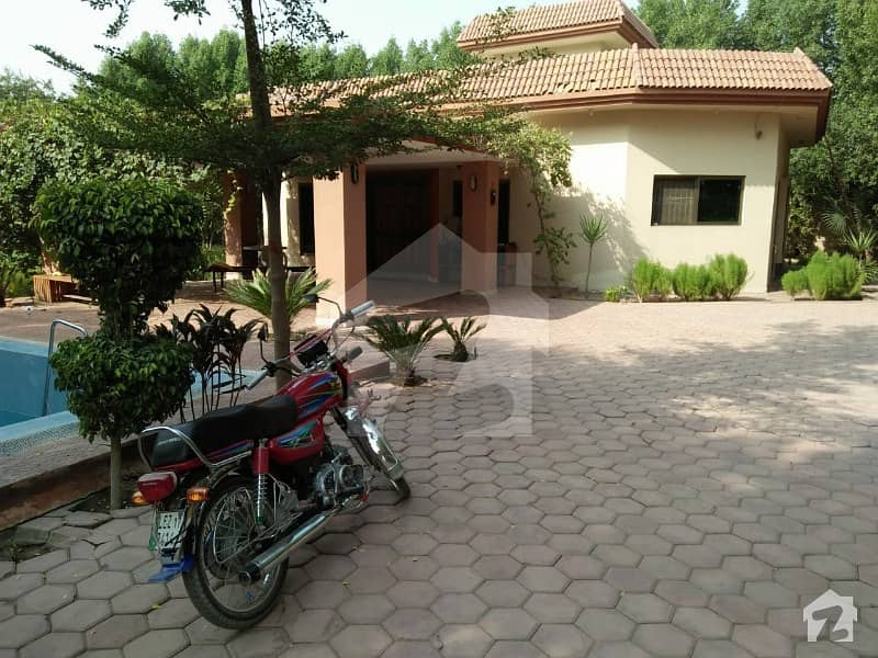 72000  Square Feet House In Central Bedian Road For Rent