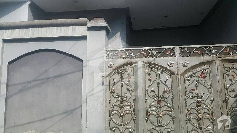 احتشام کالونی گوجرانوالہ میں 4 کمروں کا 8 مرلہ مکان 35 ہزار میں کرایہ پر دستیاب ہے۔