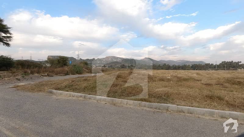 Corner 40X65  Commercial Plot Available For Sale In  MPCHS Islamabad