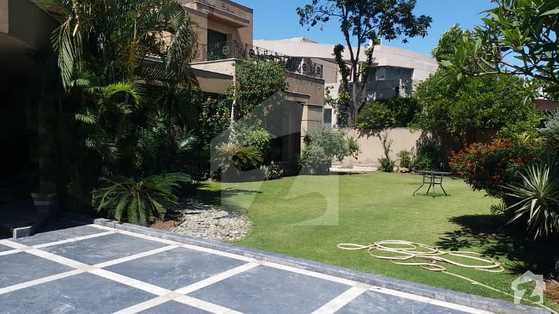 2-kanal Slightly Used Well Maintained Bungalow With Pool Near To Lums For Sale