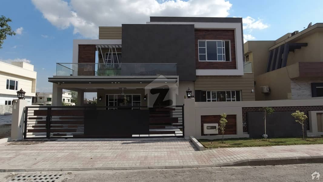 Beautiful Luxury House Is Available For Sale In Bahria Town Phase 4