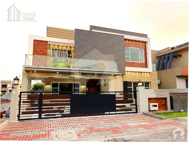 High Quality 1 Kanal 5 Bed Elegant House For Sale