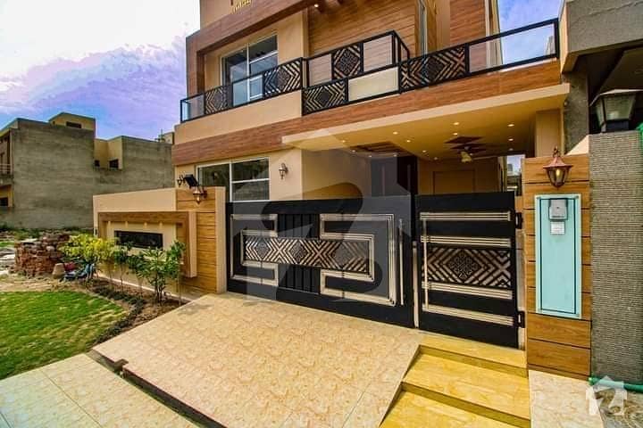 7 Marla Beautiful Design House Occupying A Brilliant Location In  Phase 6, Lahore